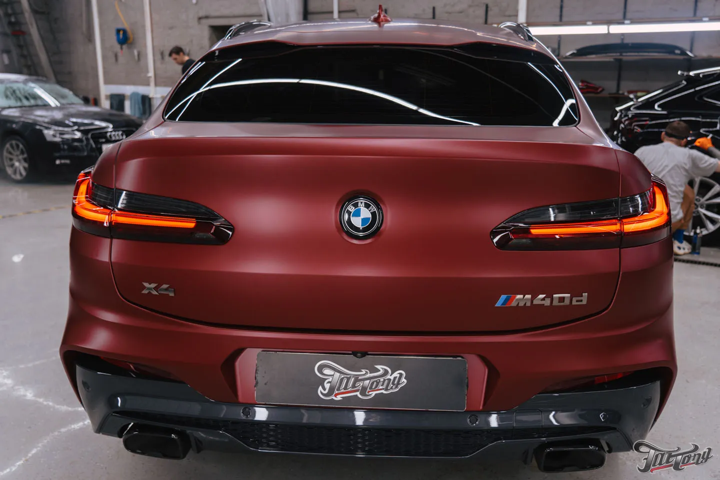 Оклейка BMW X4 в матовый полиуретан и установка системы активного выхлопа ENGINE VOX Stage 1+